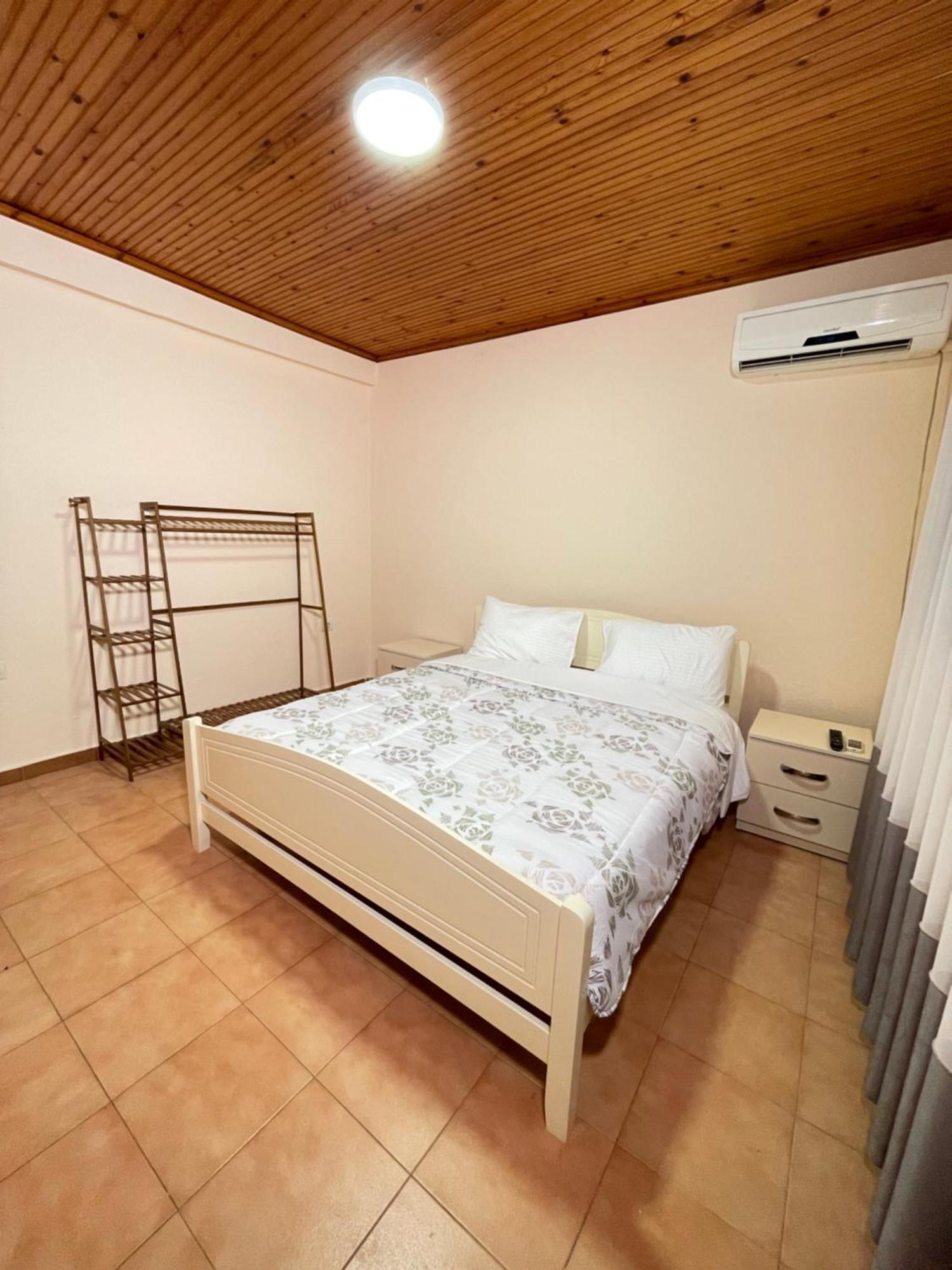 Shkodra Guest House & Trips Luaran gambar