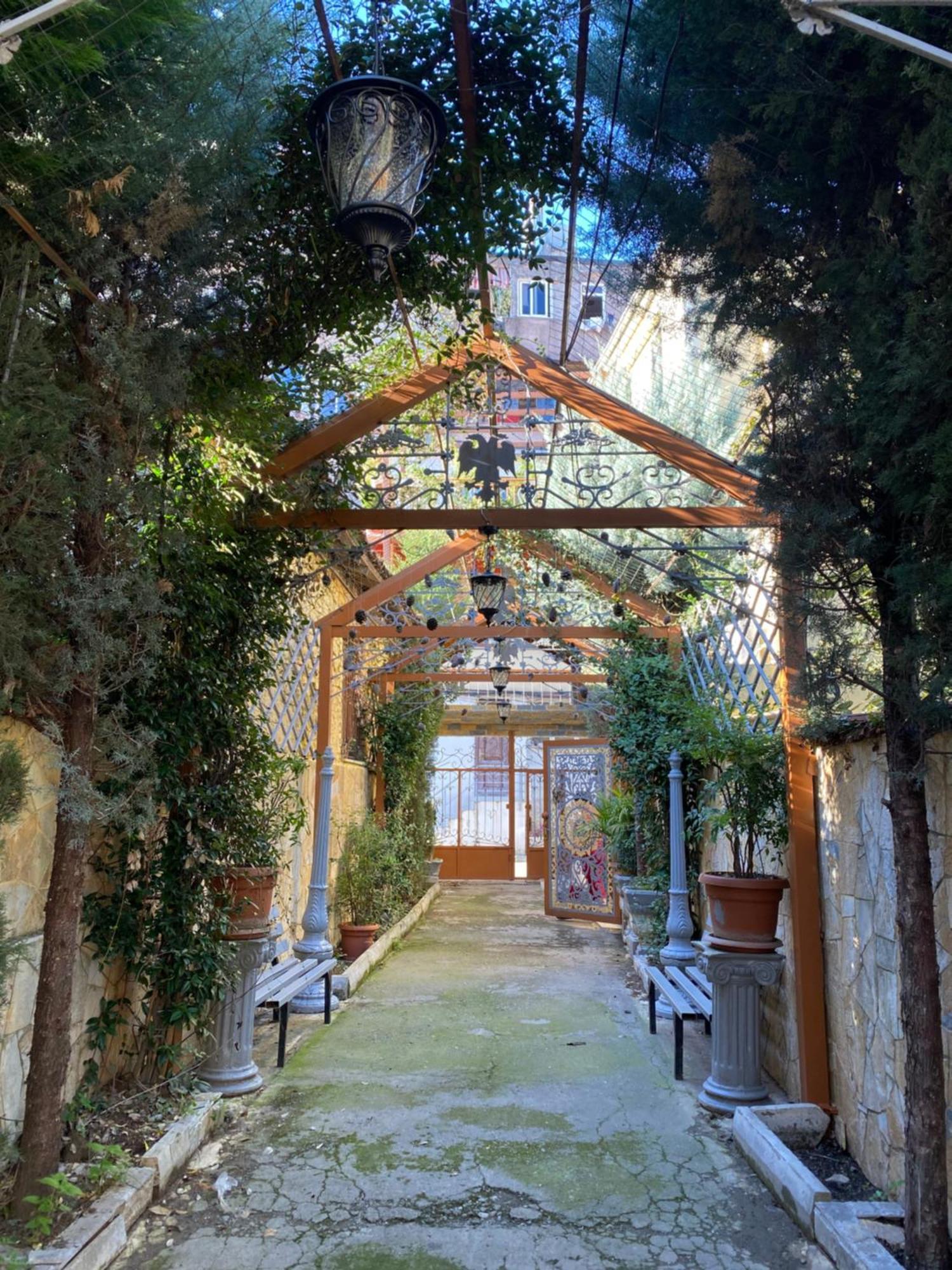 Shkodra Guest House & Trips Luaran gambar