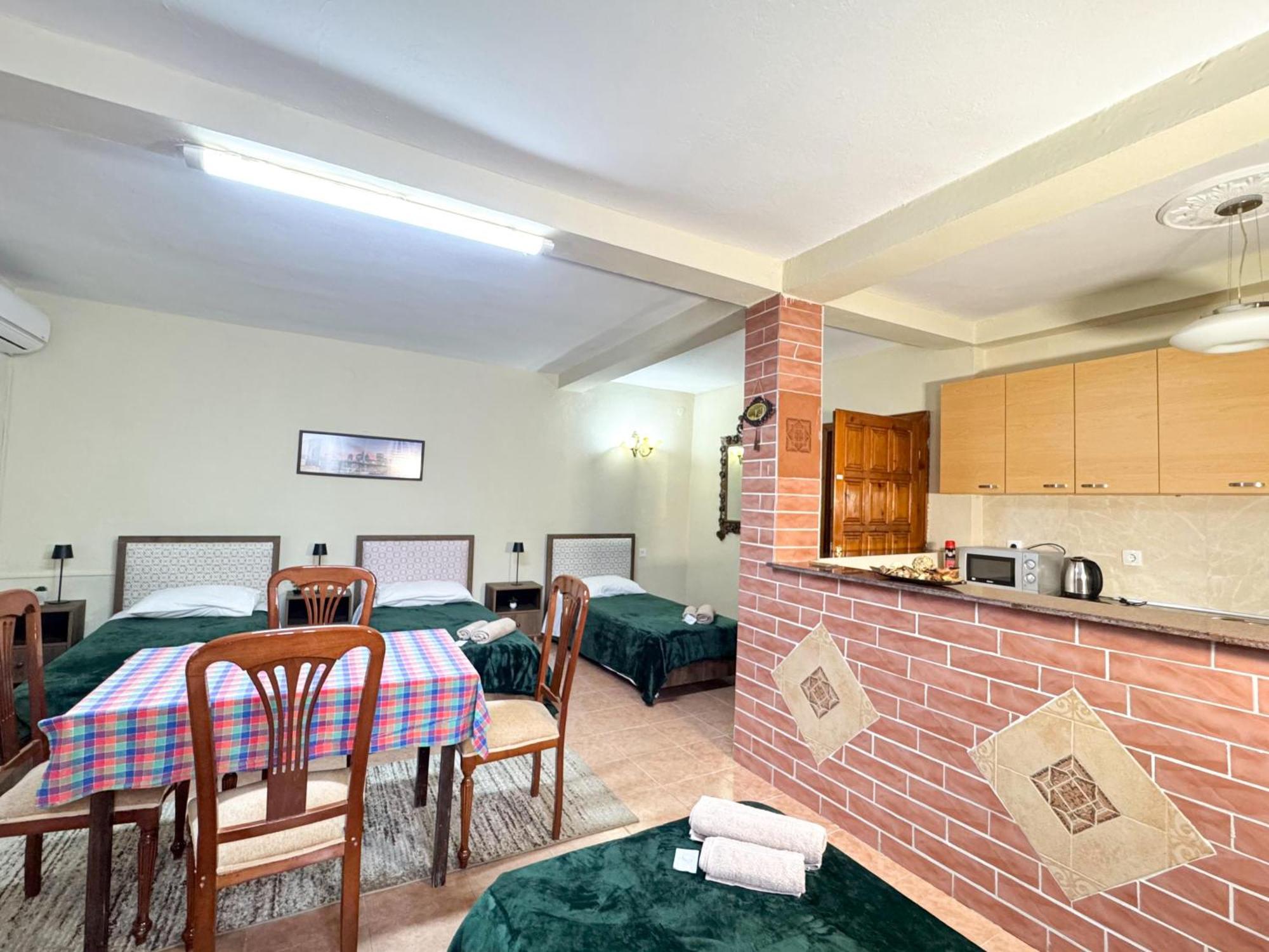 Shkodra Guest House & Trips Luaran gambar